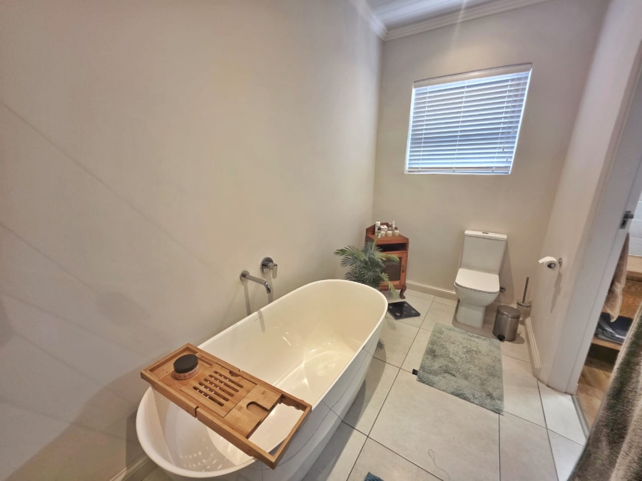 5 Bedroom Property for Sale in Wilderness Central Western Cape